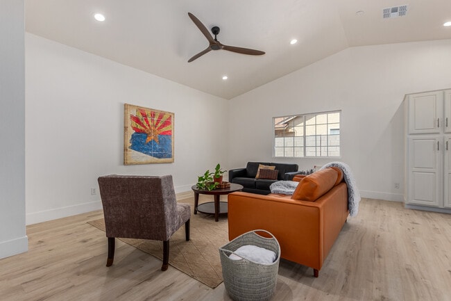 Building Photo - 15433 N 63rd St