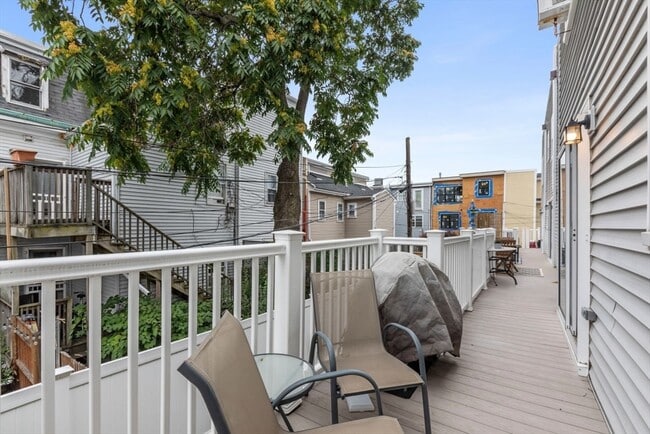 Building Photo - 63 Bolton St