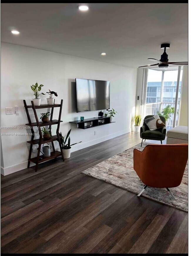 Building Photo - 700 NW 214th St