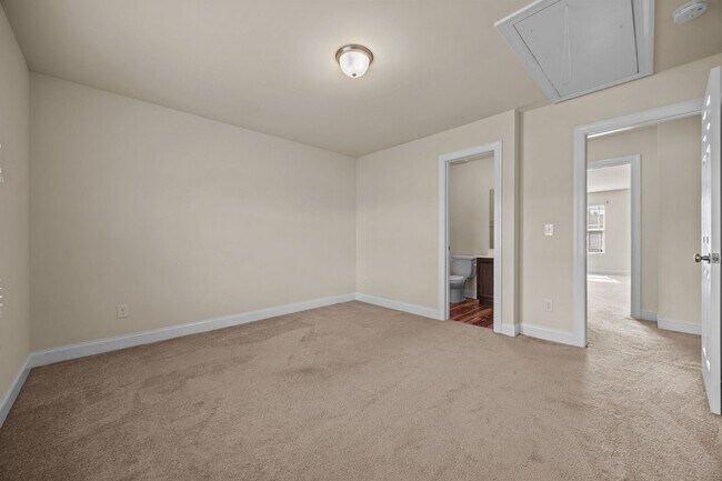 Building Photo - ONE MONTHS RENT FREE FOR THIS SPECIFIC 3 B...