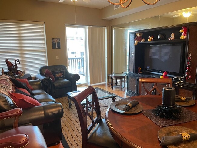 Building Photo - 1 bdrm at The Spur