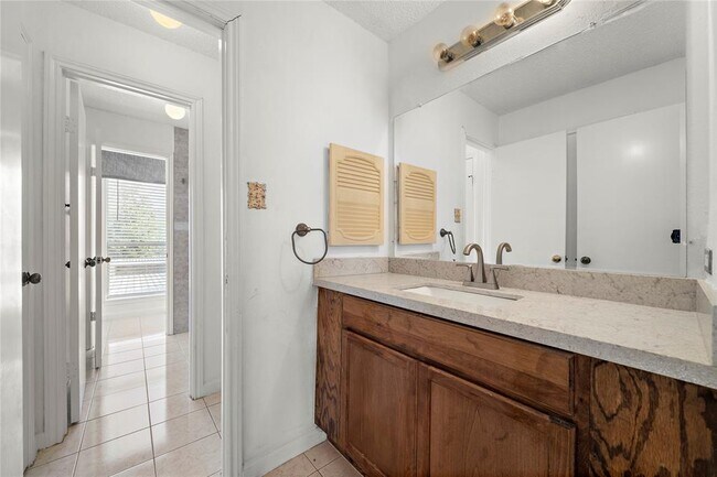 Building Photo - 9308 Westwood Village Dr