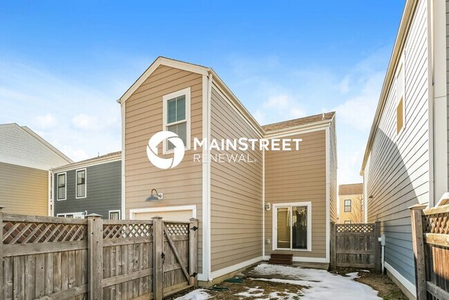 Building Photo - 4 Bedroom Pet-Friendly Home in SAINT CHARLES, MO with Main Street Renewal