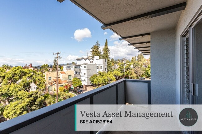 Building Photo - Light-Filled Oakland Retreat with a Privat...