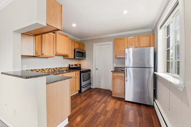 Building Photo - $1,220.95 with $300 off the first month's rent, 1 Bed - 1 Bath, Condo in Denver with Onsite Laundry!