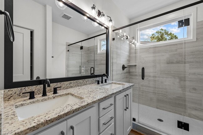 Building Photo - Gorgeous New Construction near Downtown Durham, Premium Finishes - Pet Friendly!