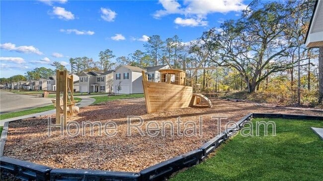 Building Photo - 139 Painted Lady Lp