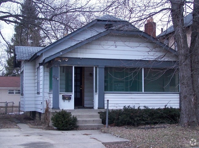 Building Photo - 1570 Duxberry Ave