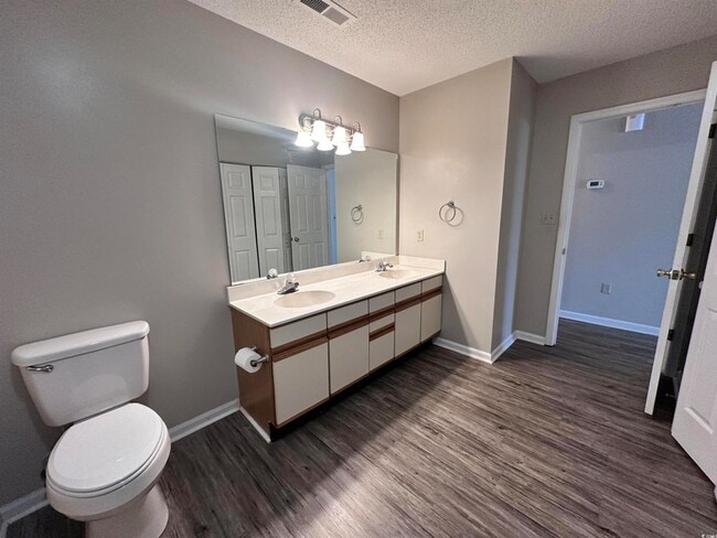 Building Photo - 6536 Valene Ct