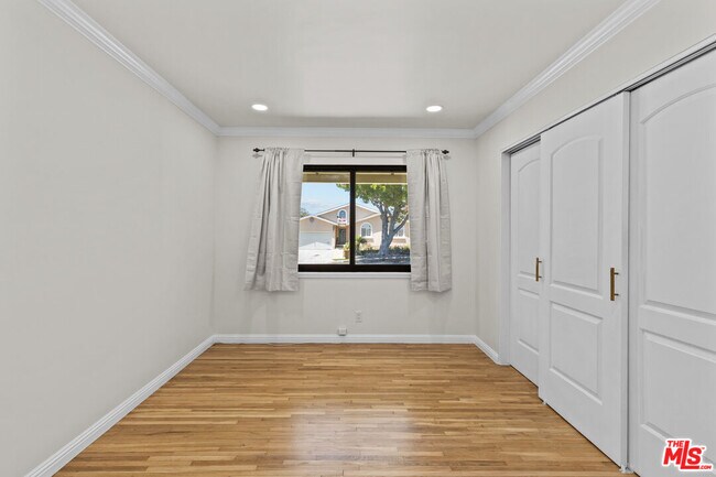 Building Photo - 7212 W 91st St