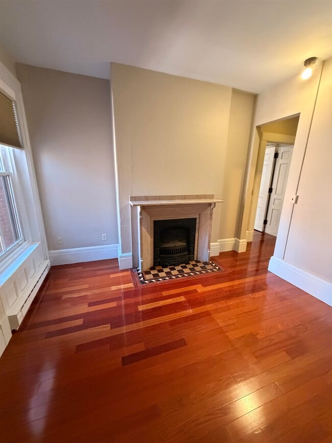 Building Photo - 401 State Street