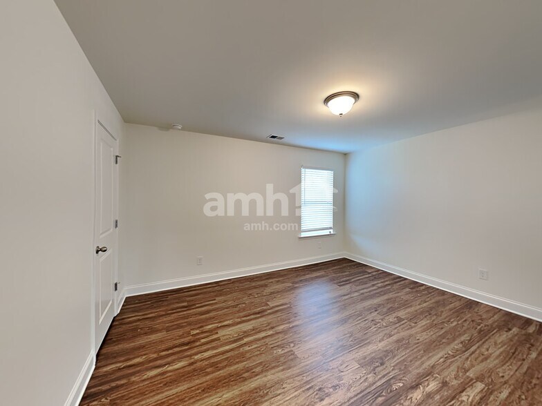 Building Photo - 8105 Brookbend Dr