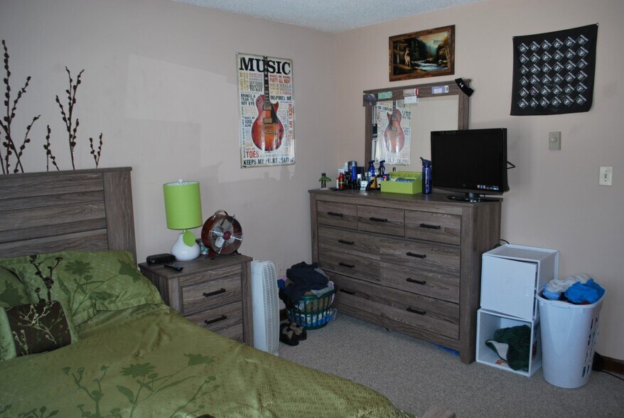 Building Photo - 667 Geyser Rd