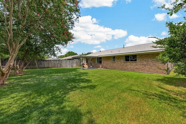 Building Photo - 4122 Donerail Dr