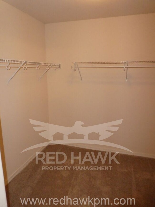 Building Photo - Gorgeous Three Bedroom plus Loft, Two and ...