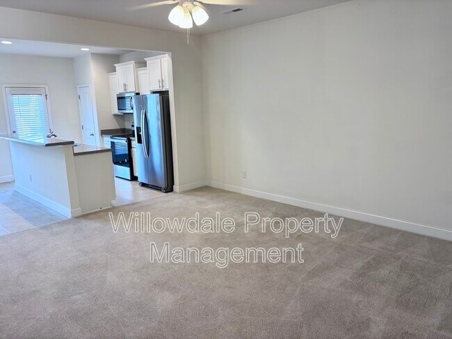 Building Photo - 23 Bordeaux Dr