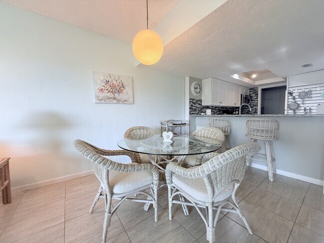 Building Photo - 5650-5A1A A1A S