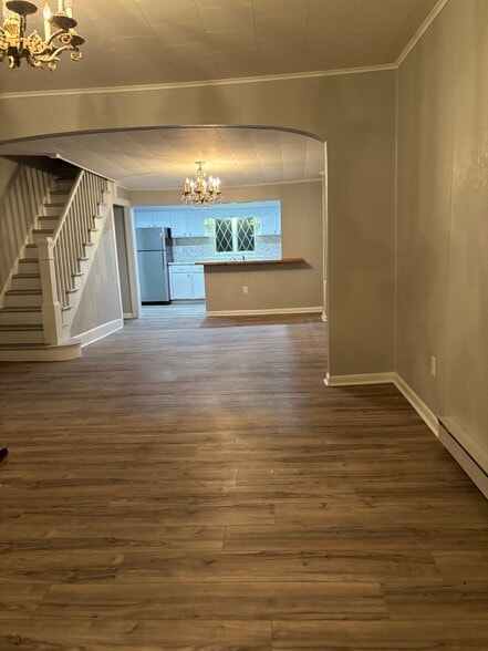 1st floor entrance area - 39 Cleveland St