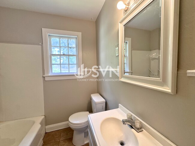 Building Photo - 4823 Auburn Dr N