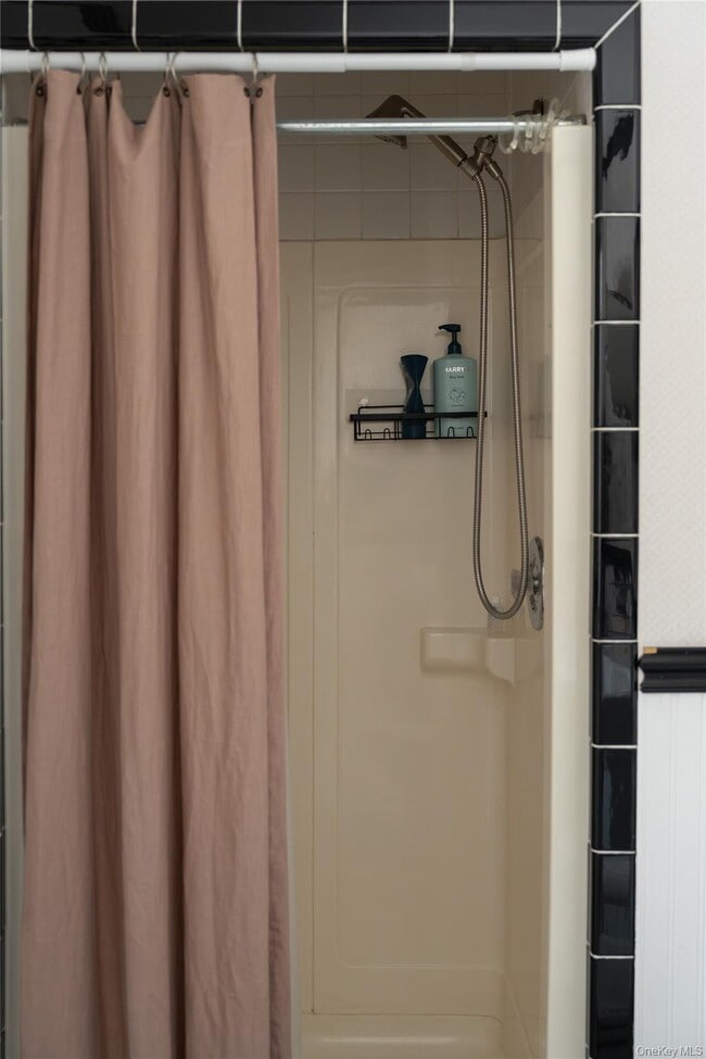 Building Photo - 224 Last Rd