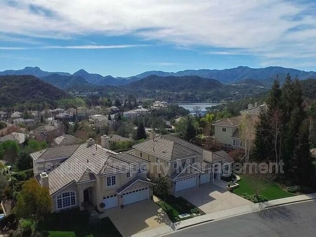 Building Photo - 1674 Bushgrove Ct