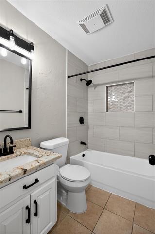 Building Photo - 402 Taos Ct E