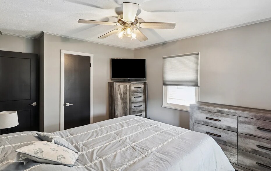 Building Photo - 38788 Congressional Ln