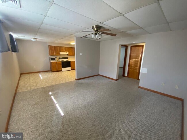 Building Photo - 1312 Clay Ave