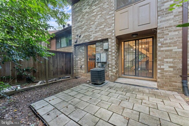 Building Photo - 11331 Headlands Ct