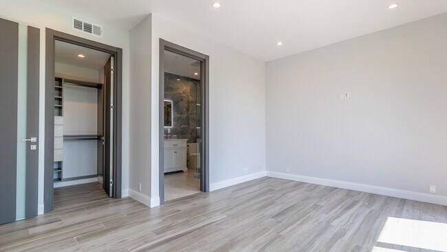 Building Photo - 3836 Westfall Dr