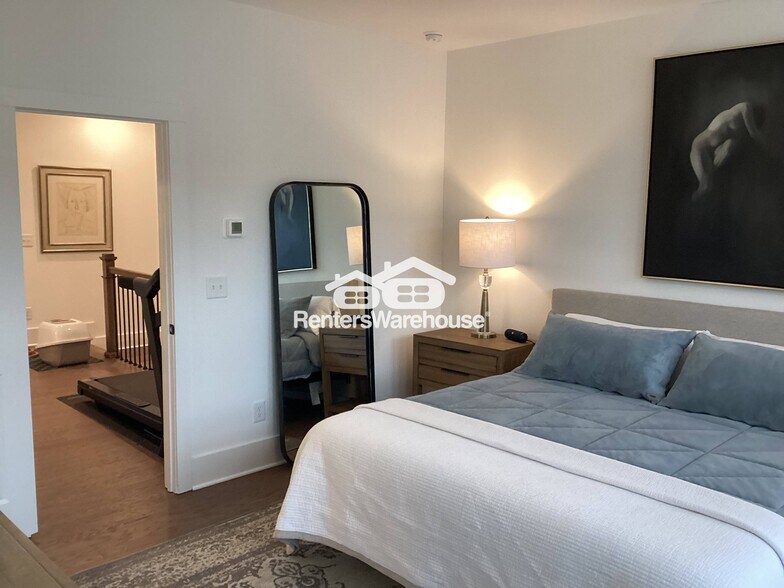 Building Photo - 1633 Aeslin Dr NW