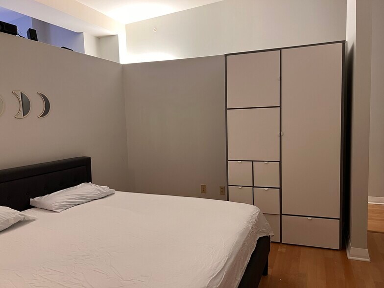 Building Photo - 237 Granby St