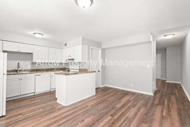 Building Photo - 50% off Second Full Month's Rent with a Si...