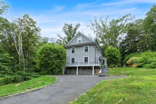 Building Photo - 99 Porchuck Rd