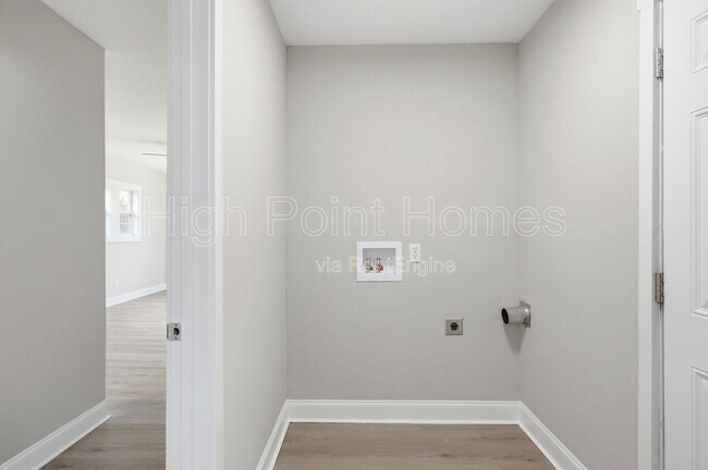 Building Photo - 2406 Kirby Ave