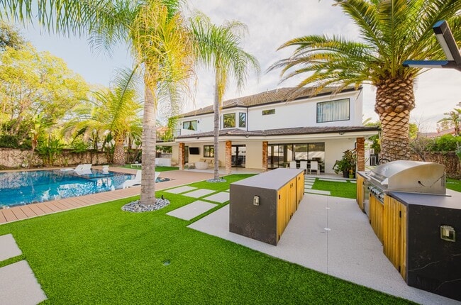 Building Photo - 25879 Chalmers Pl