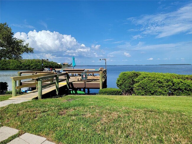 Building Photo - 1515 Pinellas Bayway S