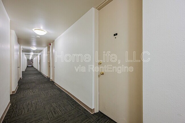Building Photo - 2500 S York St