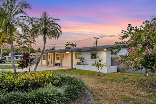 Building Photo - 8501 SW 142nd St