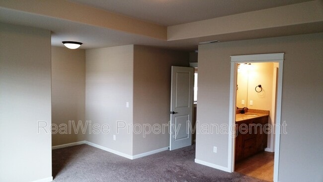 Building Photo - 3318 SW 28th St