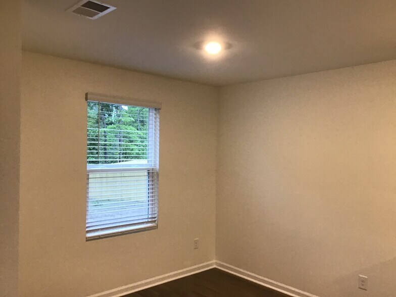 Building Photo - 1405 John Swann St