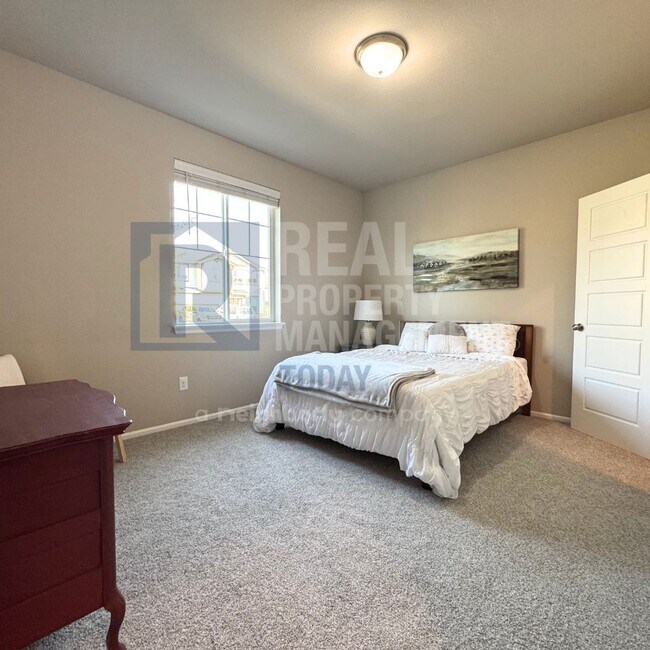 Building Photo - Beautiful 2020-Built 1 Bedroom ADU | Priva...