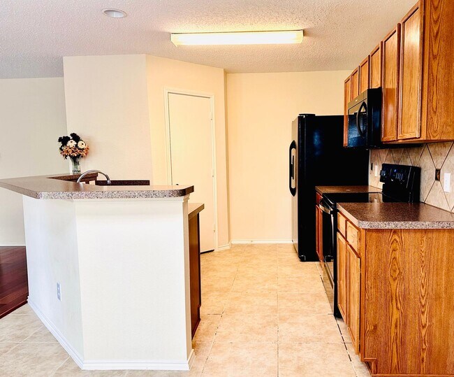Building Photo - 9809 Tyler Dr