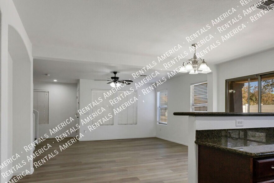 Building Photo - 1300 S Loback Ln