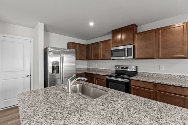 Building Photo - YORK COUNTY 4Bdrm w/Fenced BCKYD.