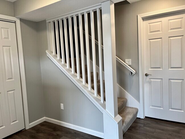 Building Photo - 808 Fieldstone Ct