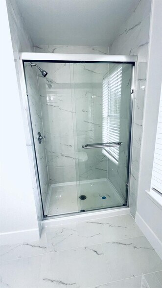 Building Photo - 1825 Palm Cove Blvd