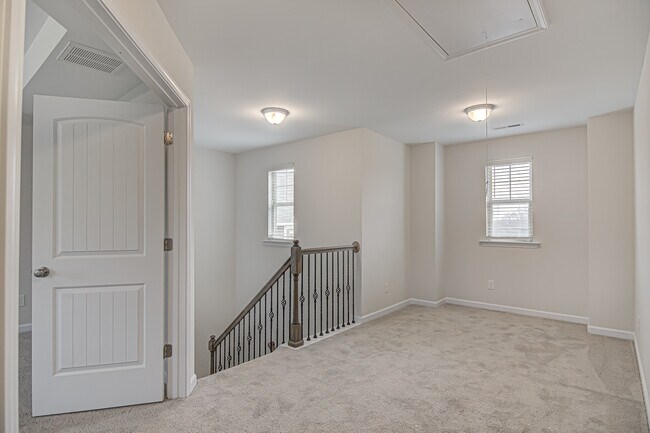 Building Photo - 3305 Ardmore St