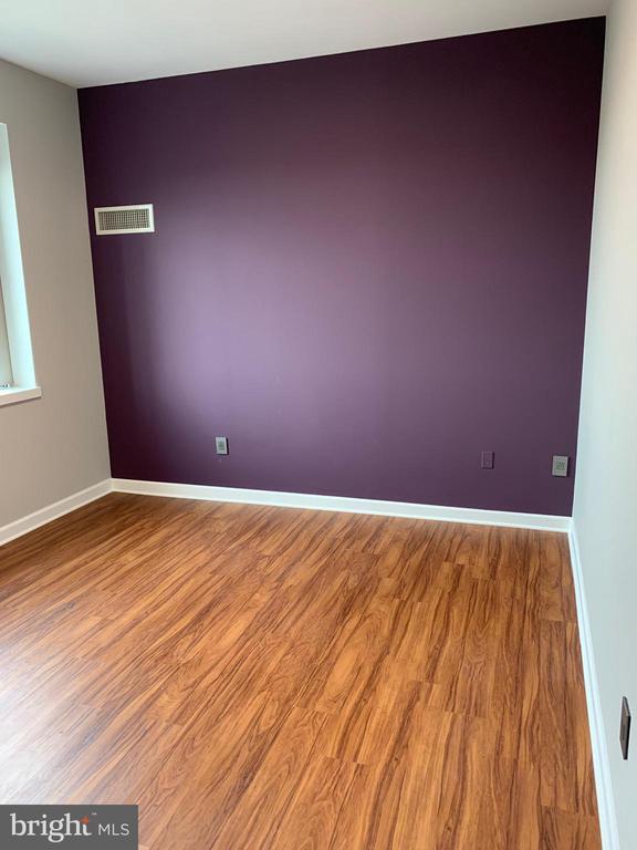 Building Photo - 901 N Penn St