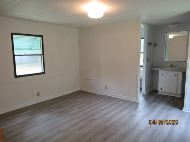 Building Photo - 1225 Ivey St